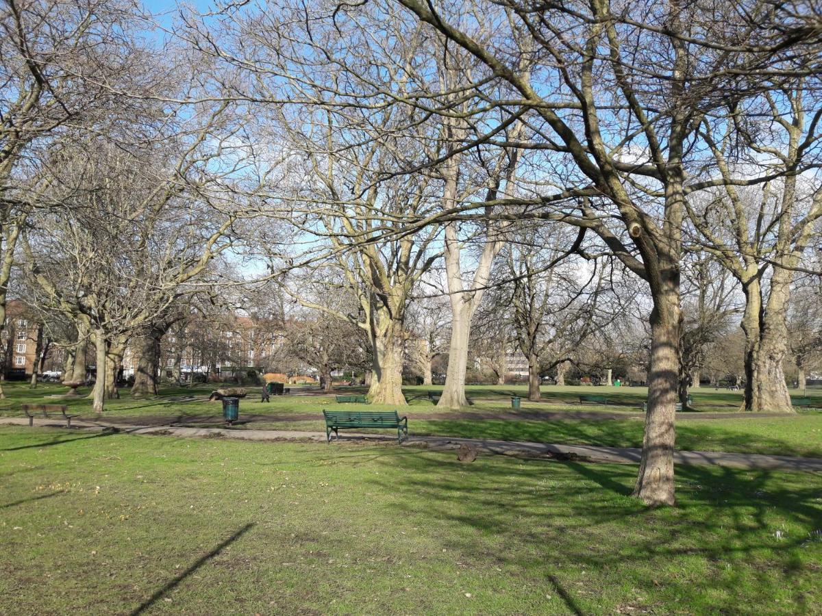 Apartment With Private Patio, And Park Across The Road (Adults Only) Londres Exterior foto